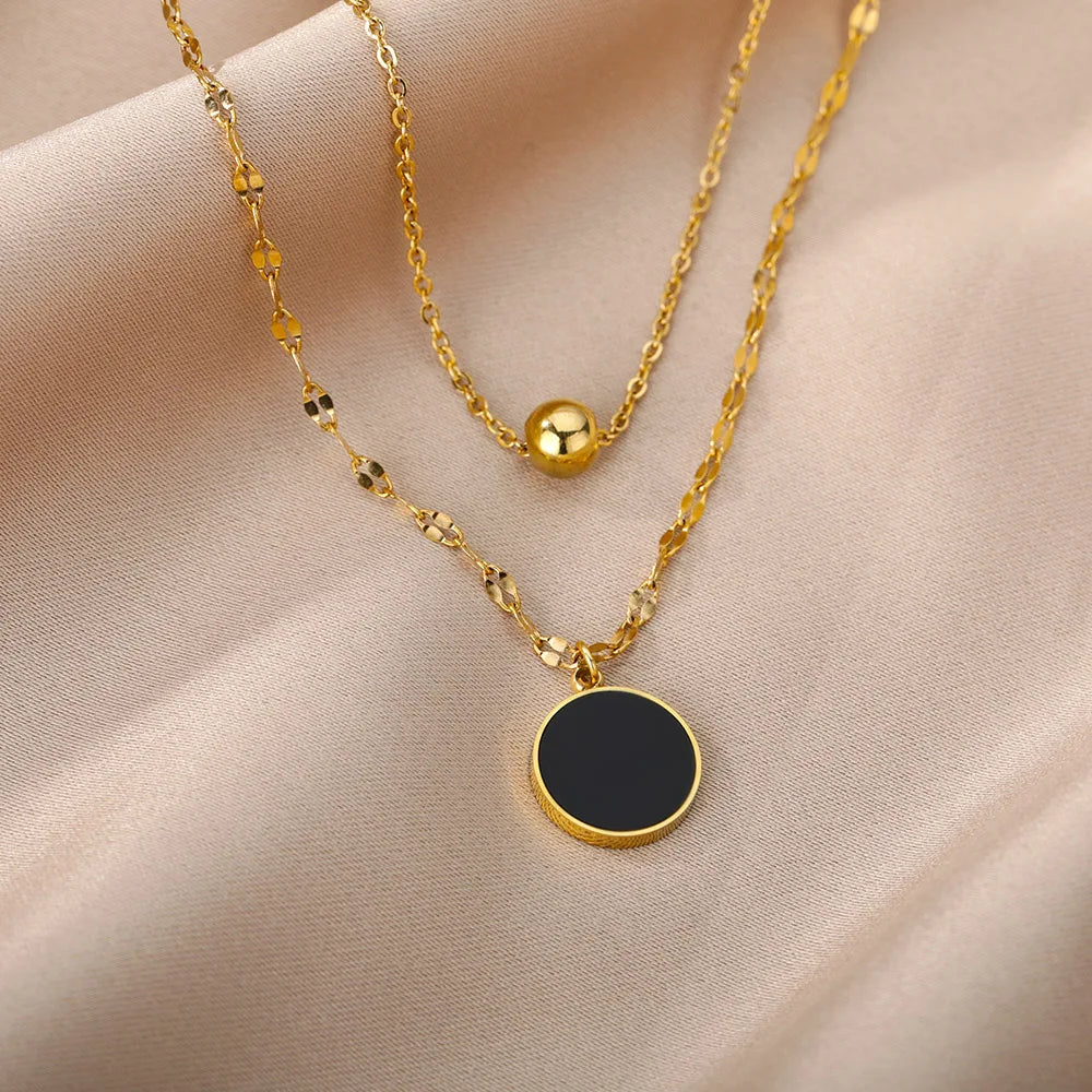 Black Round Pendant Necklaces