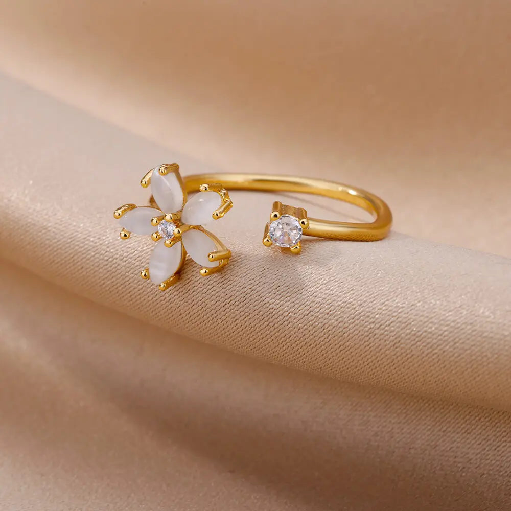 Exquisite Cubic Zircon Flower Ring